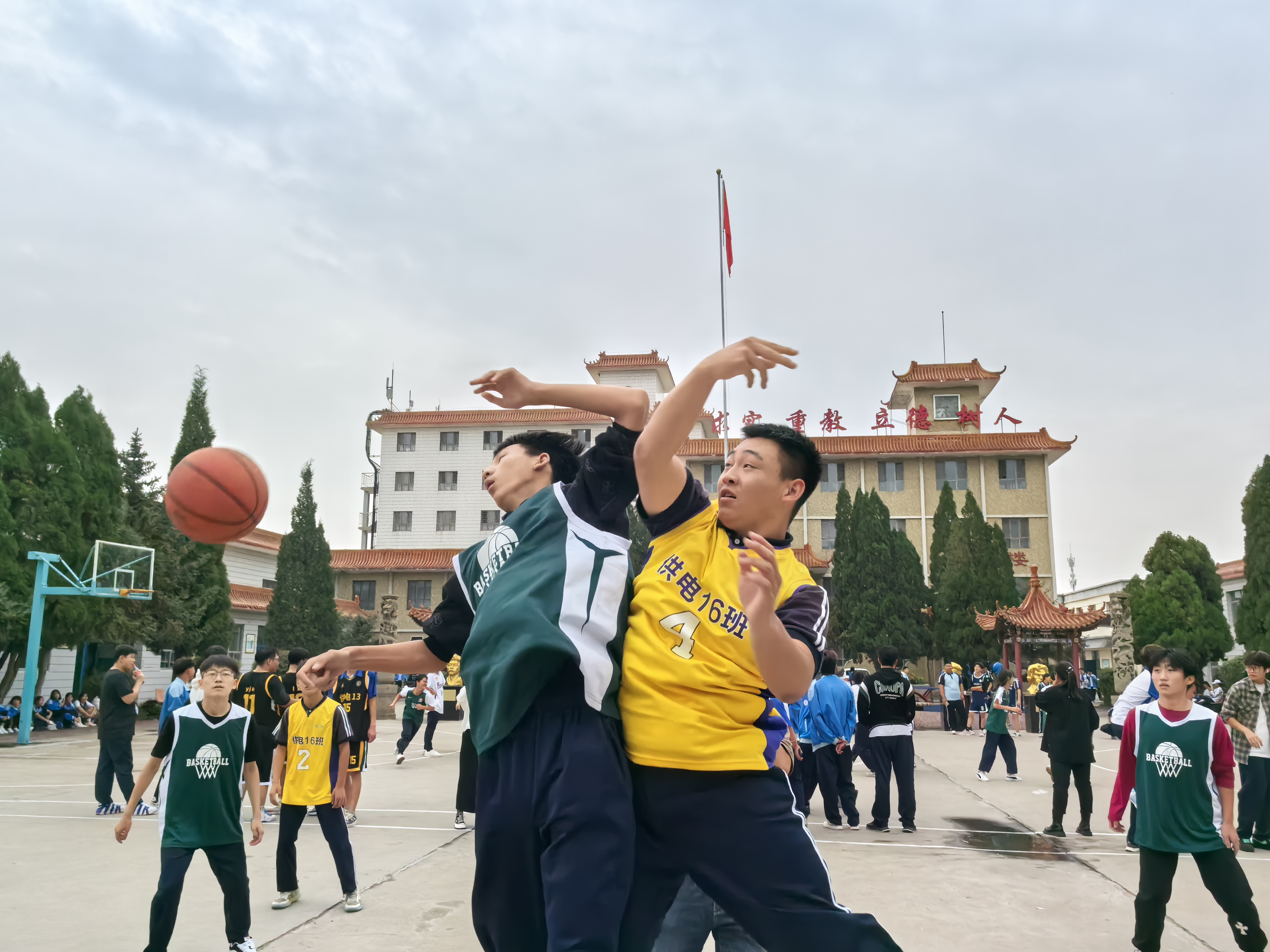 包含特色公益篮球项目持续推进，帮助弱势群体实现运动梦想的词条